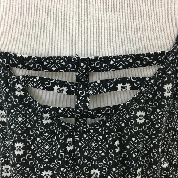 Shorts Romper with Pockets - Picture 7 of 10